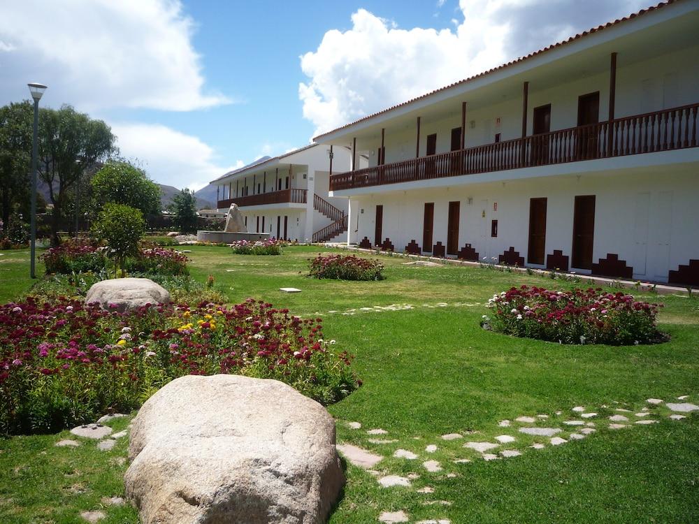 Hotel Agustos 우루밤바 외부 사진