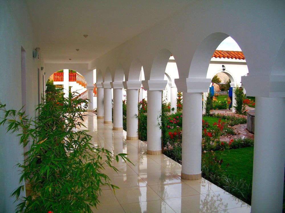 Hotel Agustos 우루밤바 외부 사진