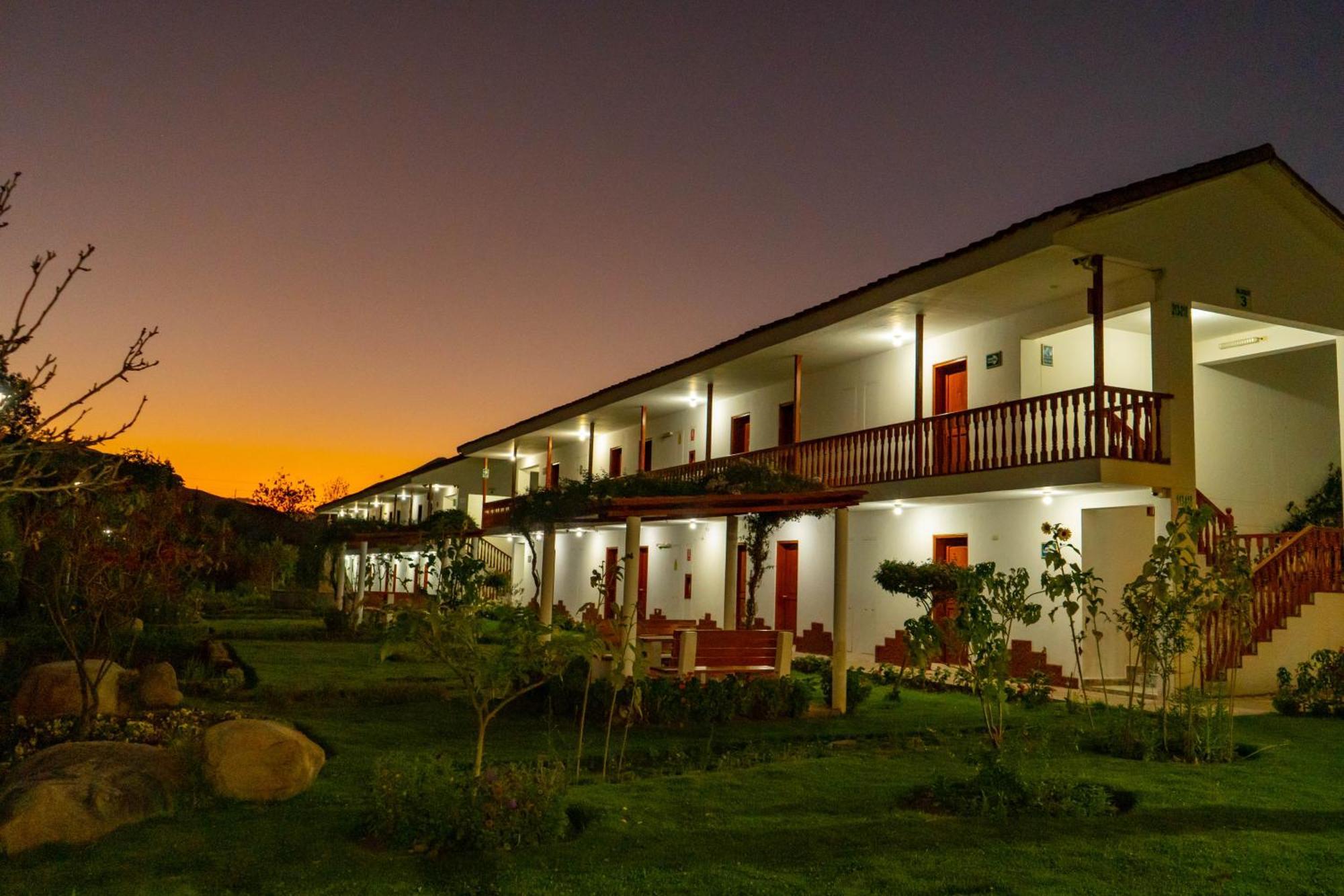 Hotel Agustos 우루밤바 외부 사진