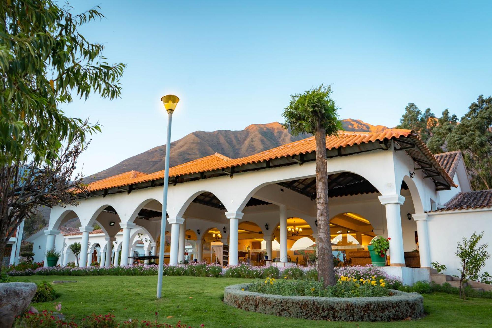 Hotel Agustos 우루밤바 외부 사진