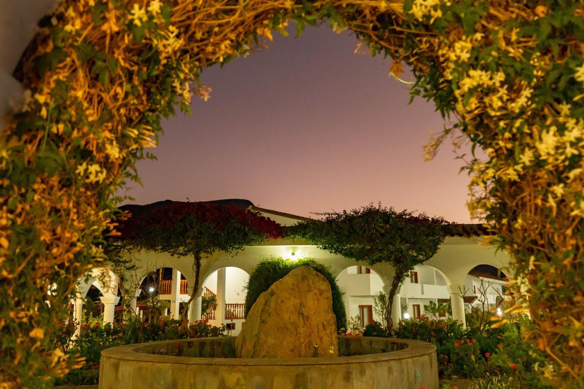 Hotel Agustos 우루밤바 외부 사진